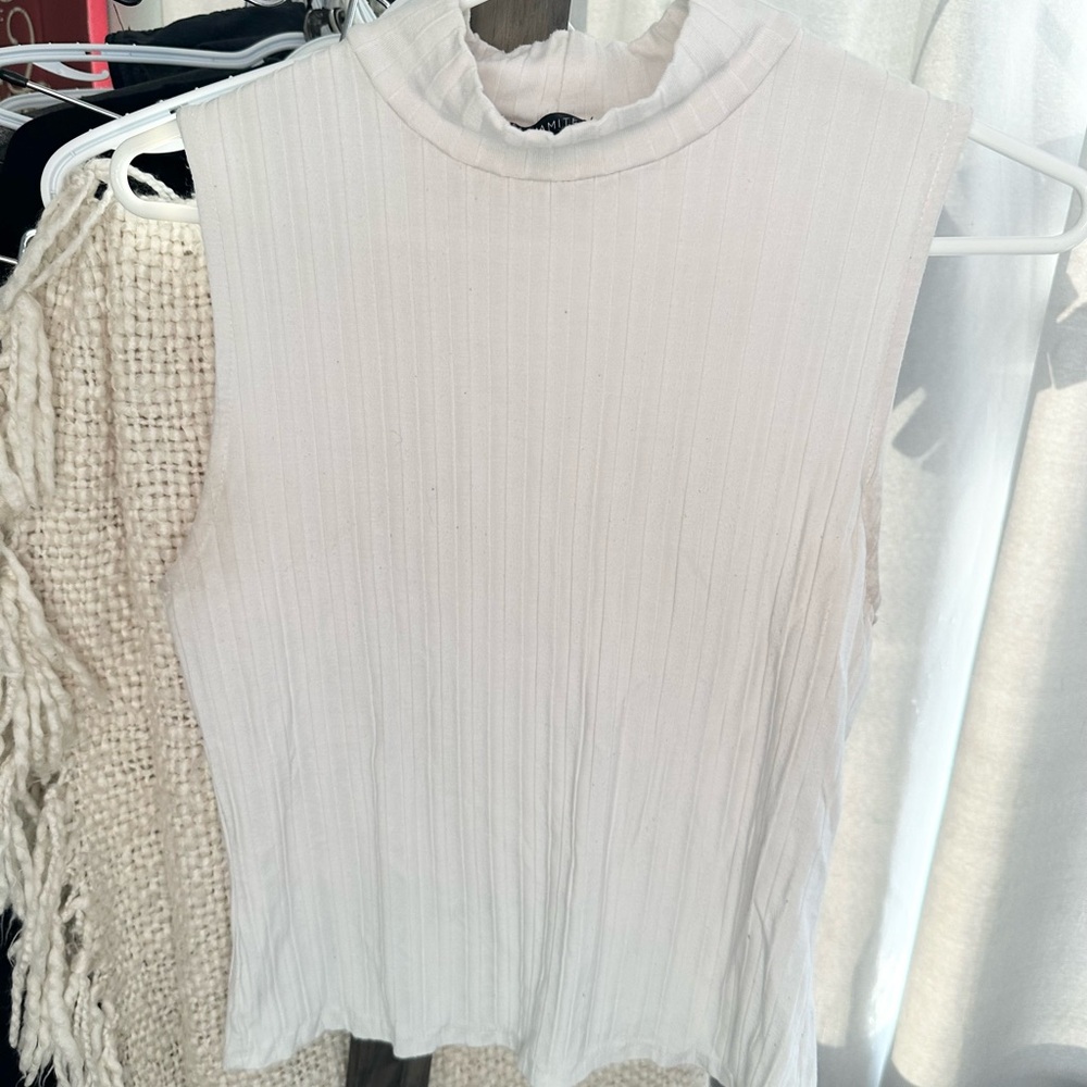 Dynamite Ivory Ribbed Tank Top. Size Medium.